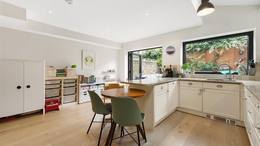 Kitchen/Breakfast Room