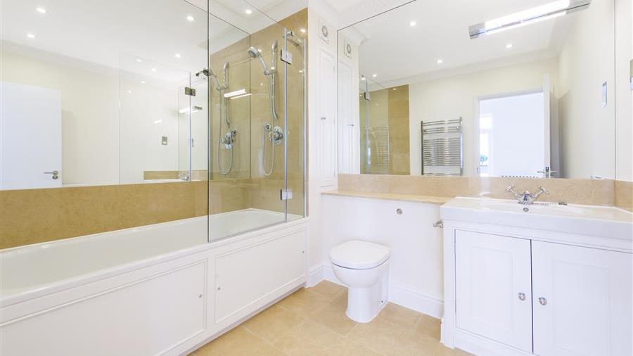 En-Suite Bathroom