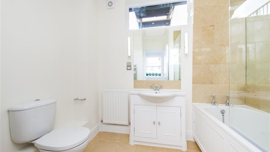 En-Suite Bathroom