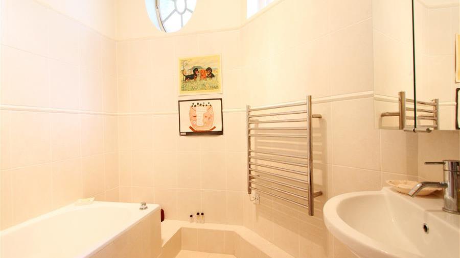 En-Suite Bathroom