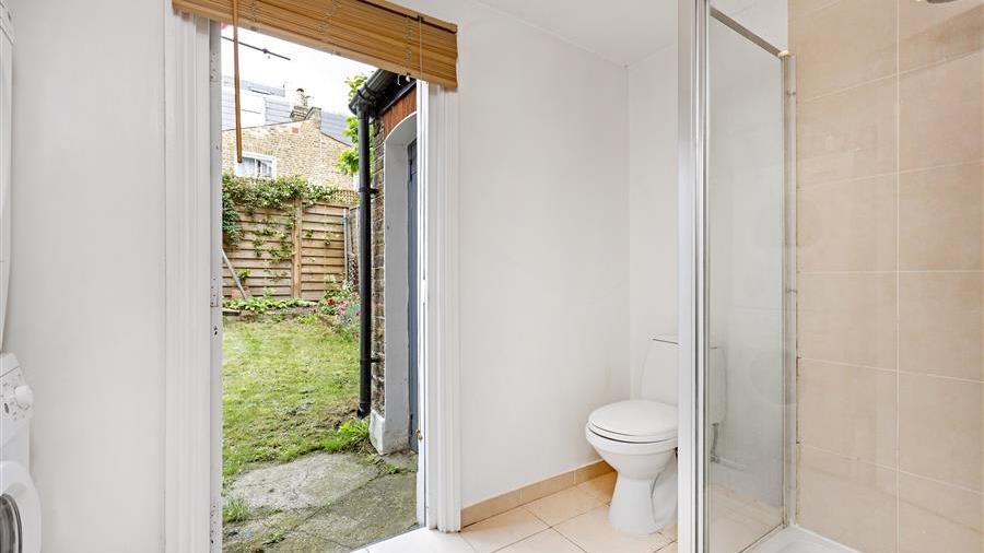 En-Suite Bathroom