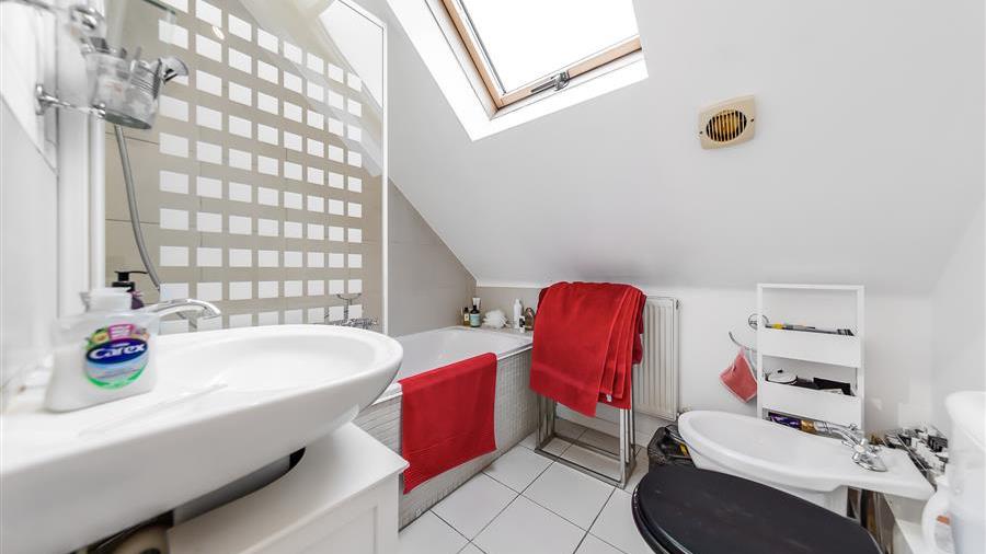 En-Suite Bathroom
