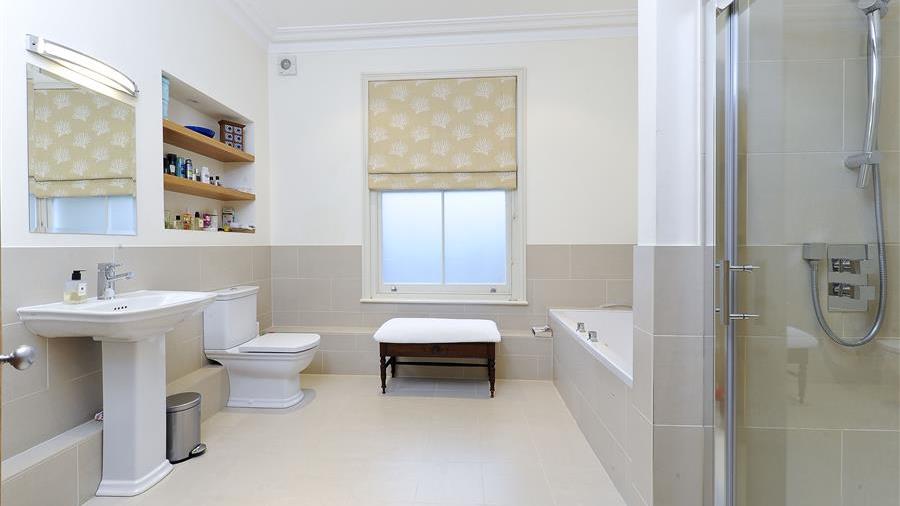 En-Suite Bathroom