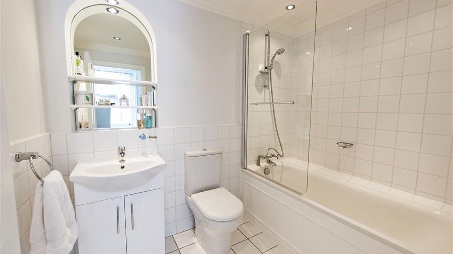 En-Suite Bathroom