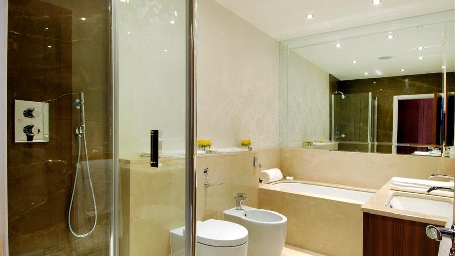En-Suite Bathroom