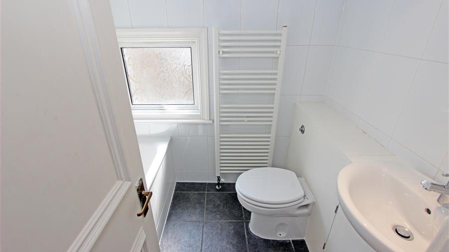 En-Suite Bathroom