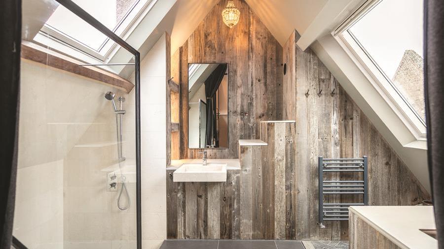 En-Suite Bathroom