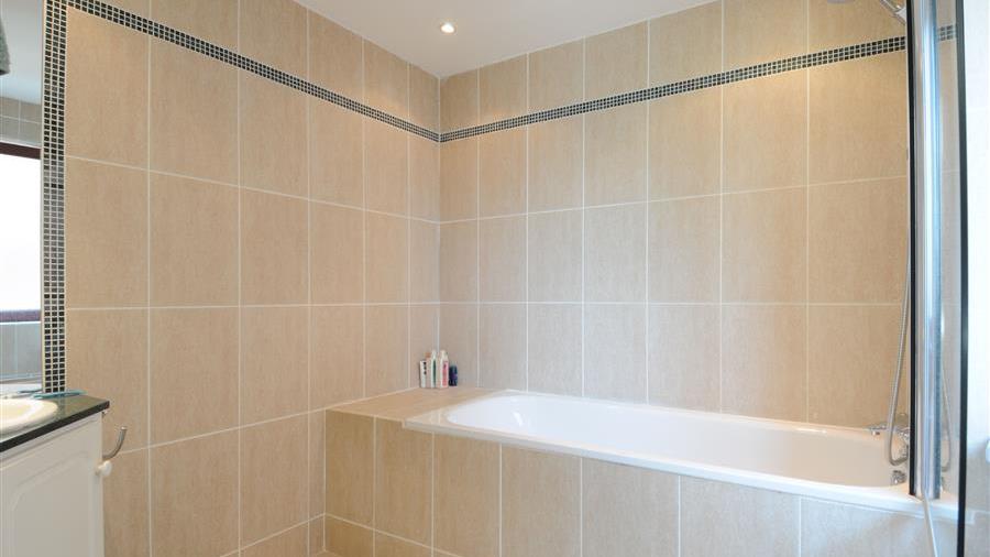 En-Suite Bathroom