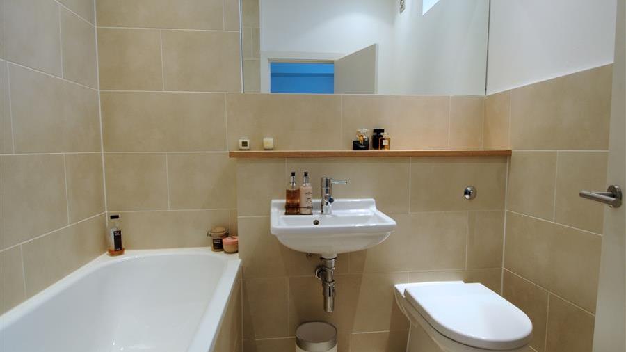 En-Suite Bathroom