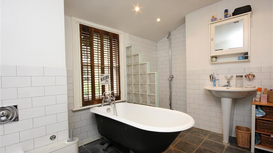En-Suite Bathroom