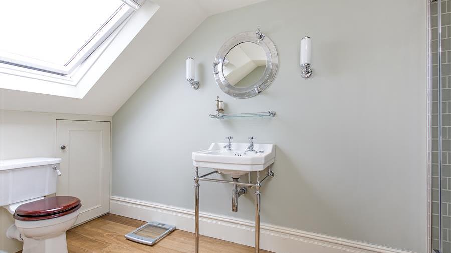 En-Suite Bathroom