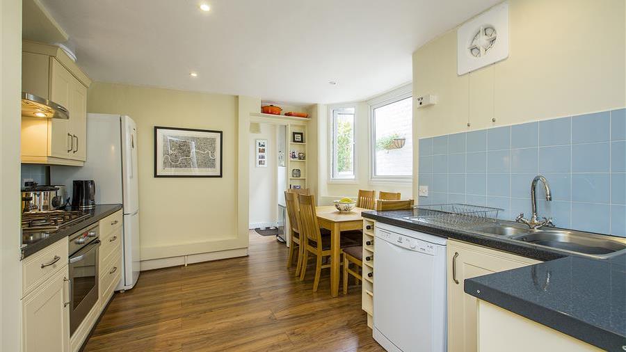 Kitchen/Breakfast Room