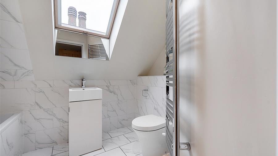 En-Suite Bathroom