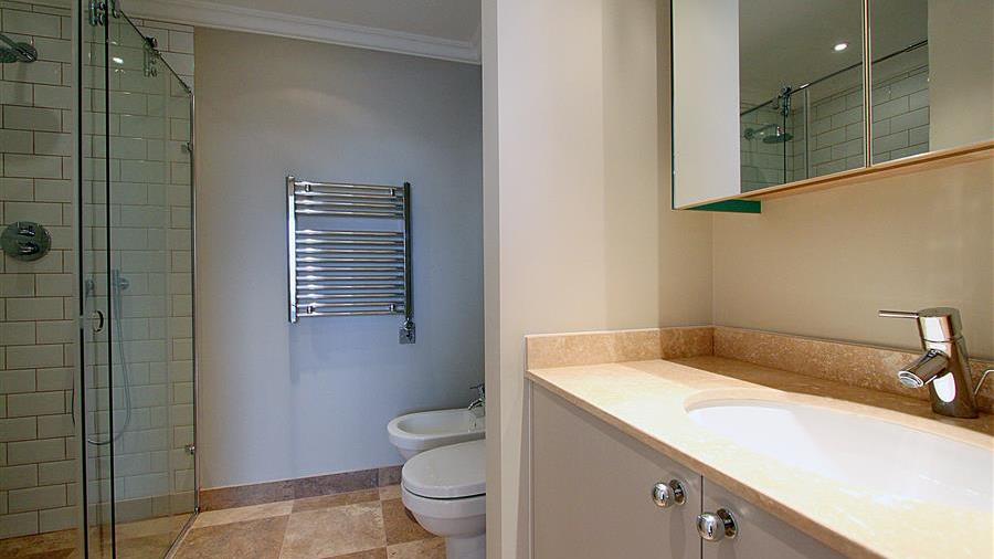 En-Suite Bathroom