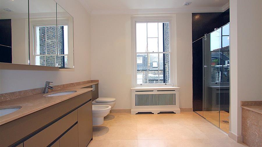 En-Suite Bathroom