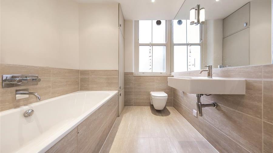En-Suite Bathroom