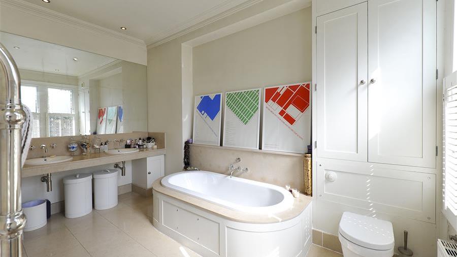 En-Suite Bathroom