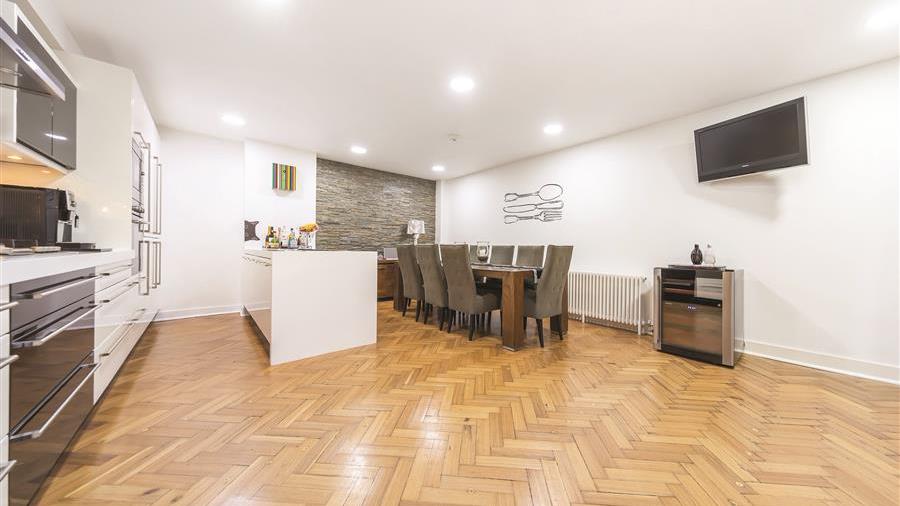 Kitchen/Dining Room