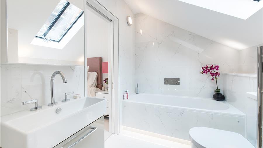 En-Suite Bathroom