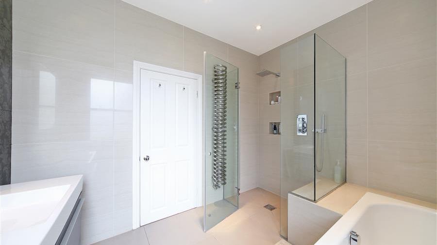 En-Suite Bathroom