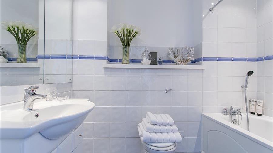 En-Suite Bathroom
