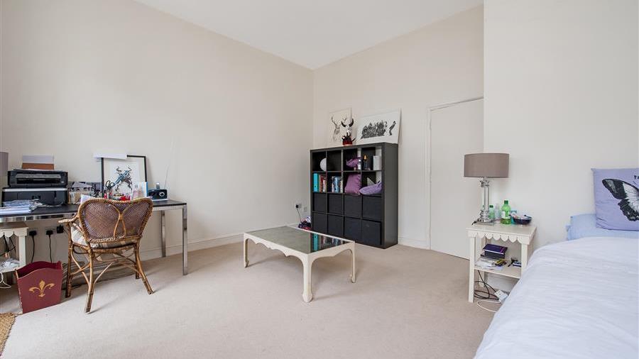 Studio Room