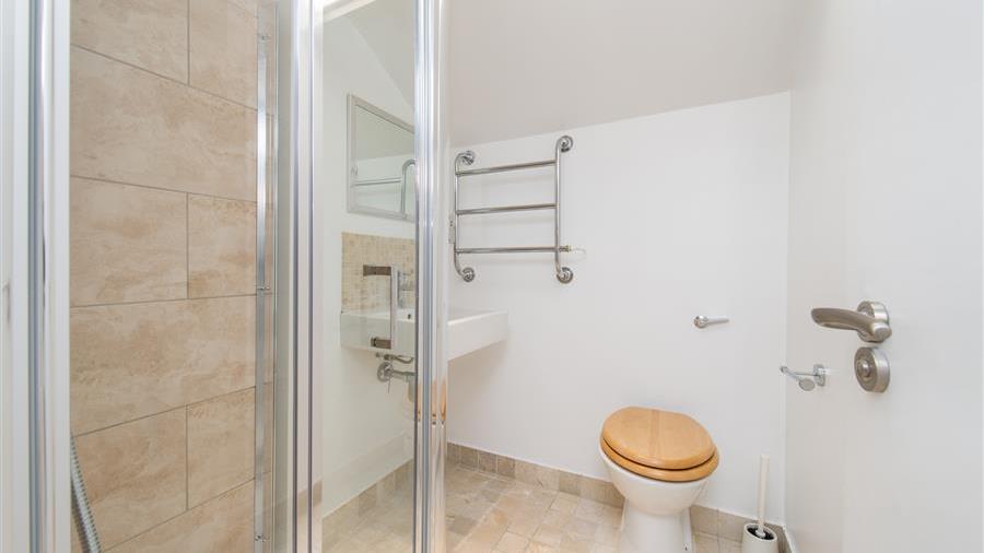 En-Suite Bathroom