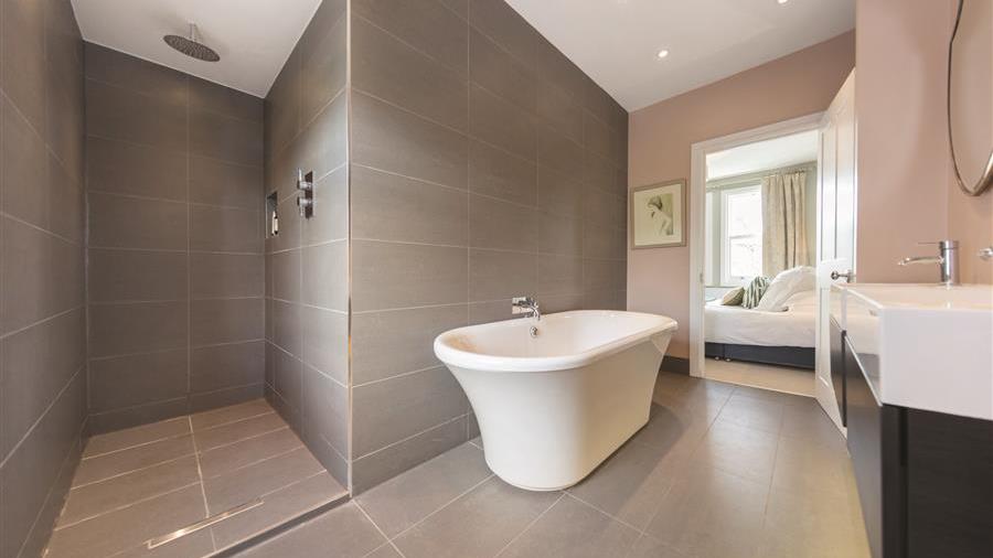 En-Suite Bathroom