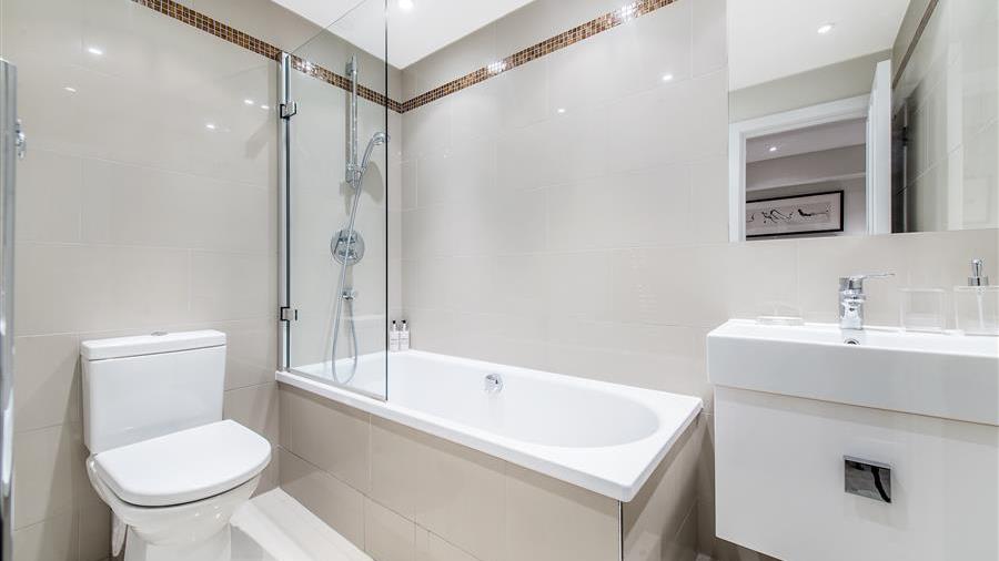 En-Suite Bathroom