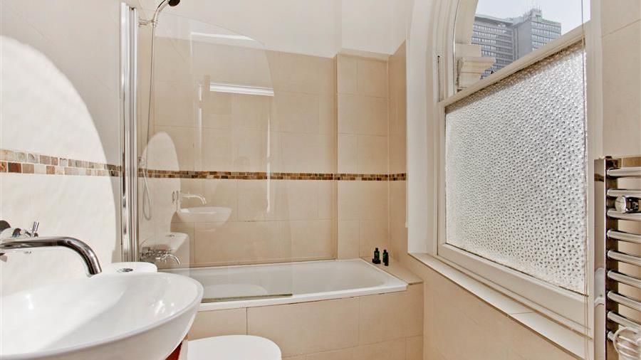 En-Suite Bathroom
