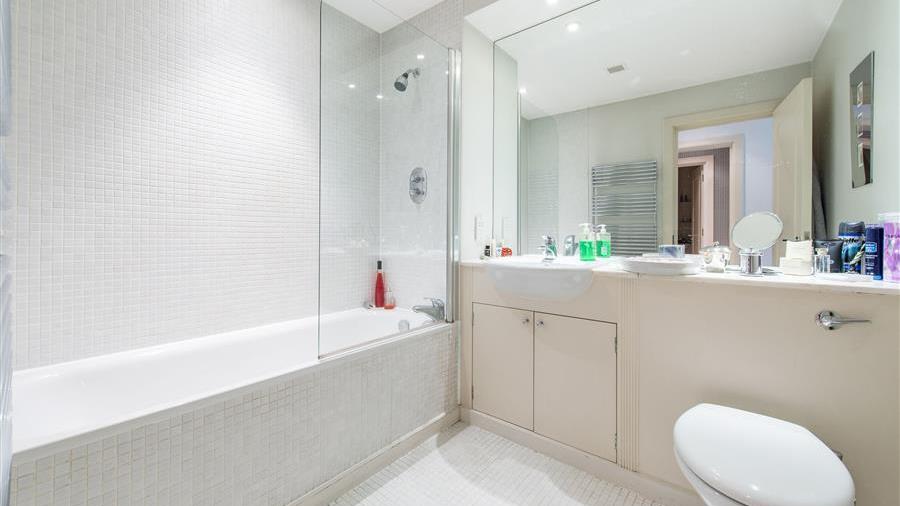 En-Suite Bathroom