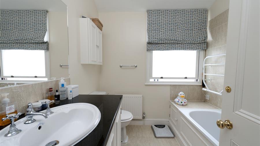 En-Suite Bathroom