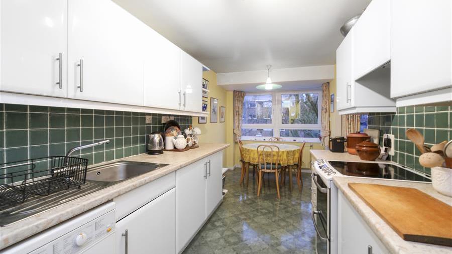 Kitchen/Breakfast Room