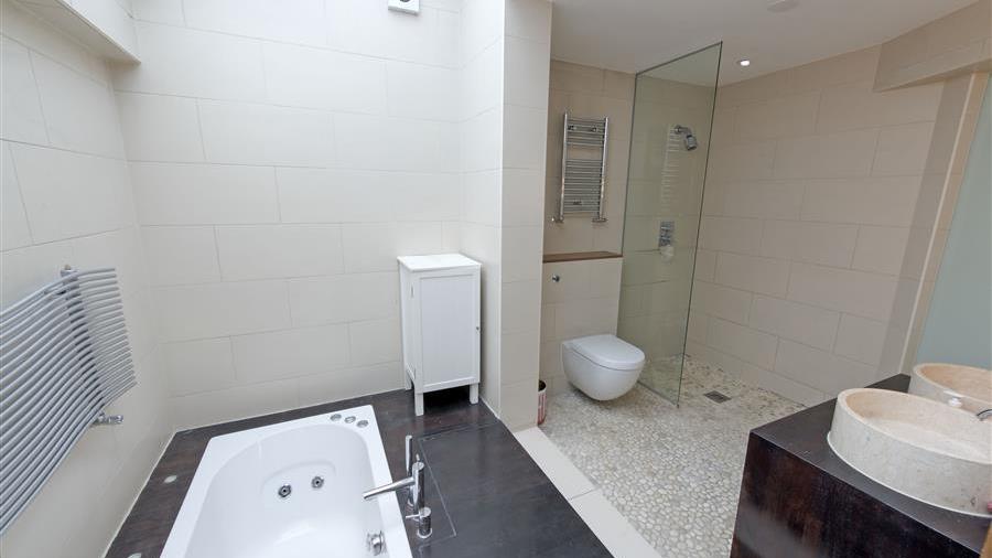 En-Suite Bathroom