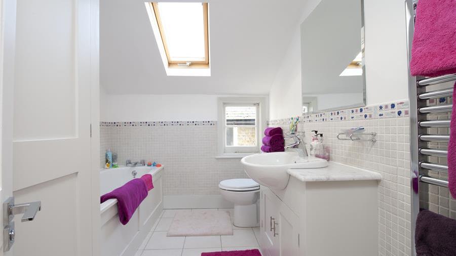En-Suite Bathroom
