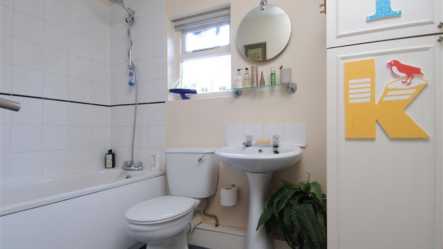 En-Suite Bathroom