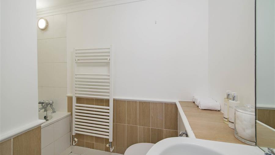 En-Suite Bathroom