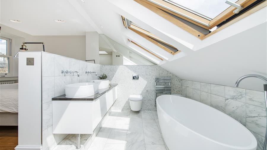 En-Suite Bathroom