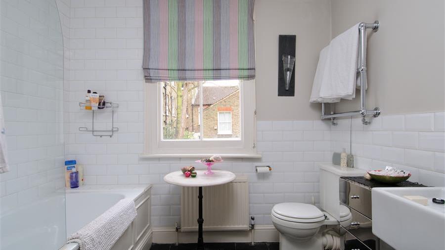 En-Suite Bathroom