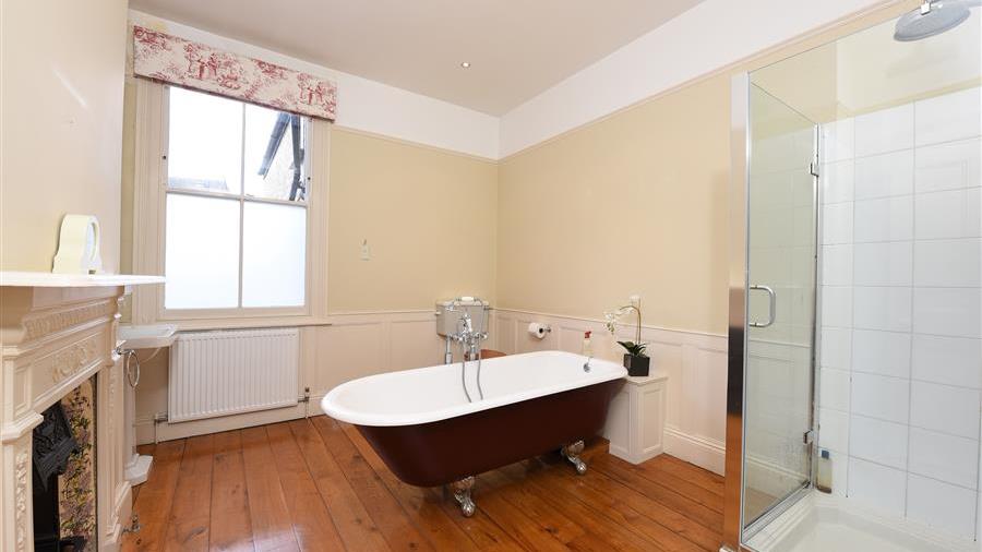 En-Suite Bathroom