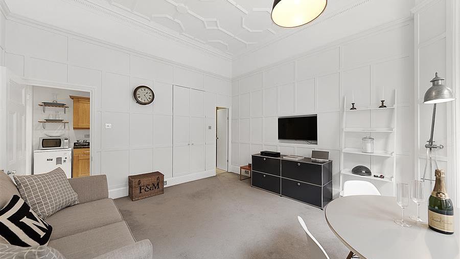 Studio Room