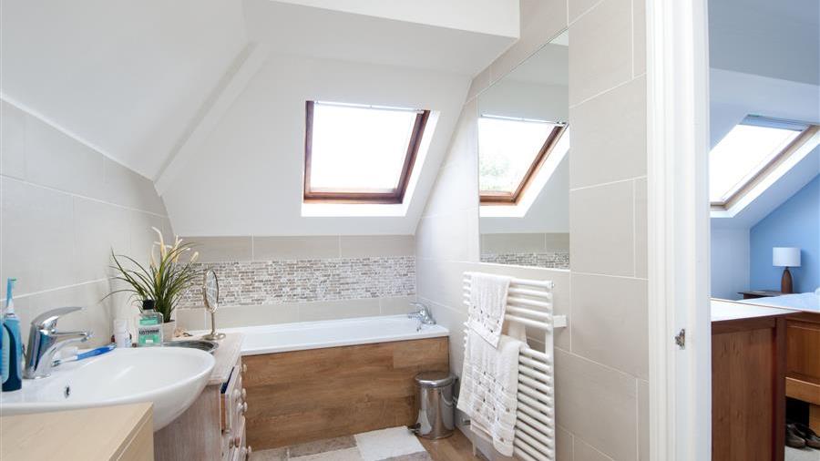 En-Suite Bathroom