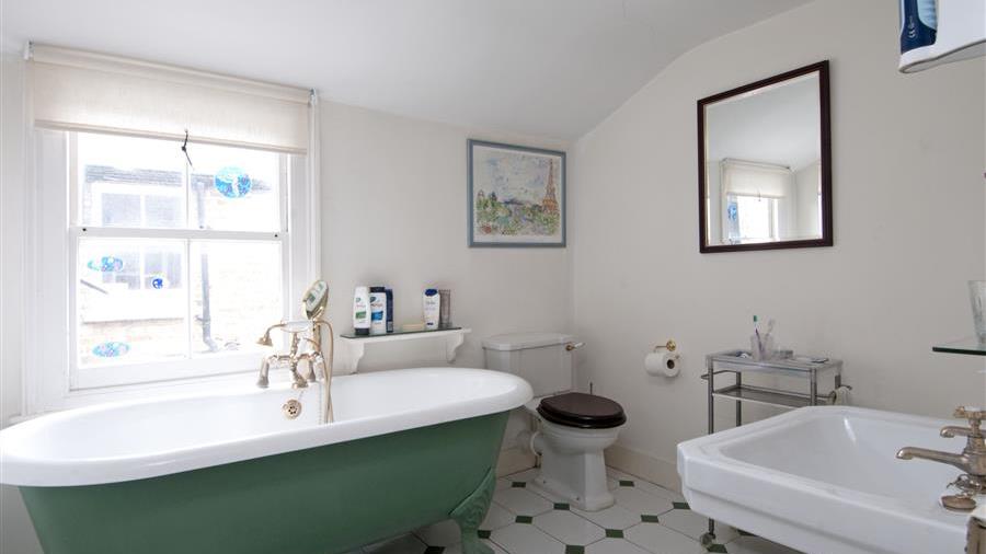 En-Suite Bathroom