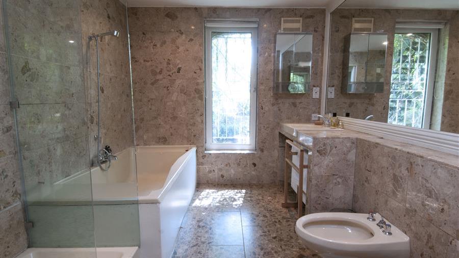 En-Suite Bathroom