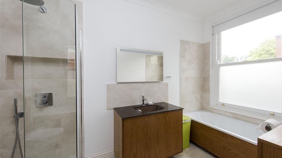En-Suite Bathroom