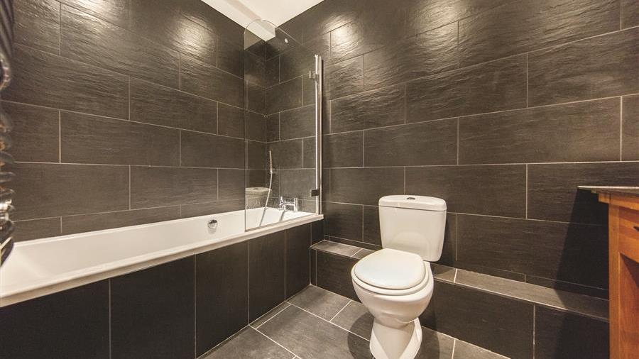 En-Suite Bathroom