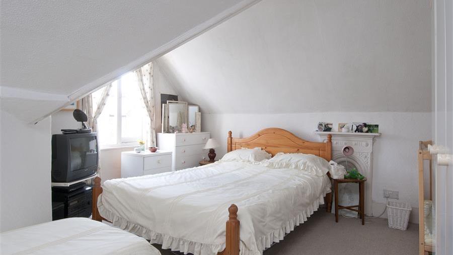 Sixth Bedroom