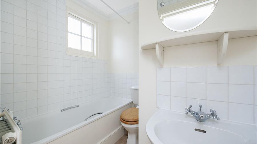 En-Suite Bathroom