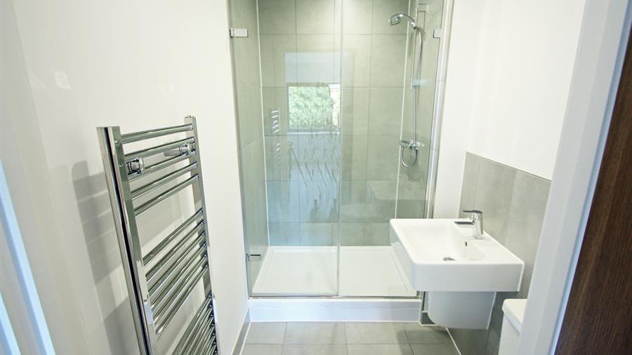 En-Suite Bathroom