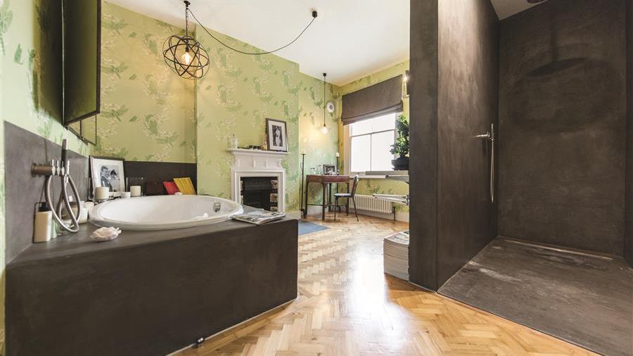 En-Suite Bathroom